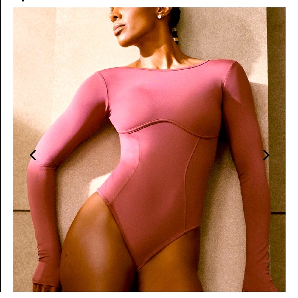 2/$30 Woman’s Thalia rose pink thong body suit long sleeve size Small